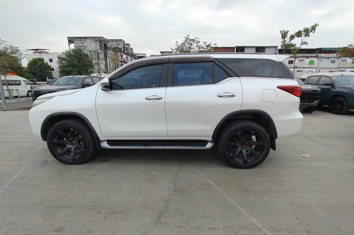 TOYOTA 2WD 2018 2.4V AT FORTUNER WHITE  5819 full