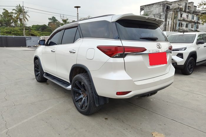 TOYOTA 2WD 2018 2.4V AT FORTUNER WHITE  5819 full