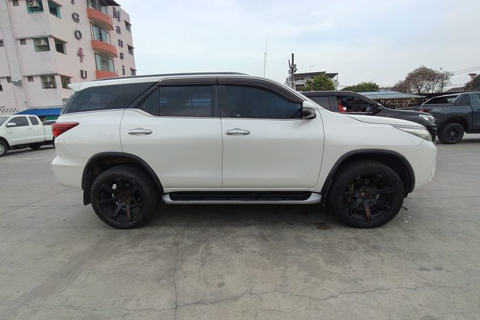 TOYOTA 2WD 2018 2.4V AT FORTUNER WHITE  5819 full