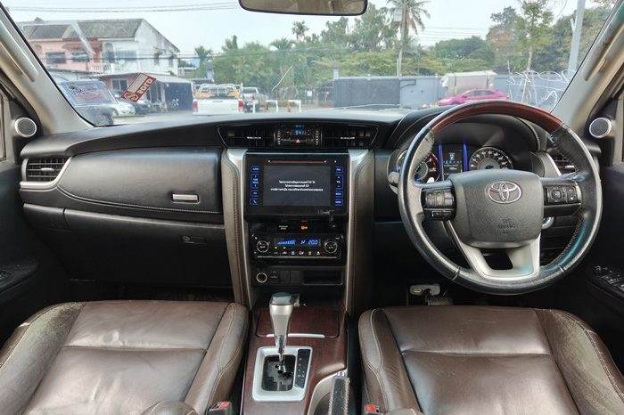 TOYOTA 2WD 2018 2.4V AT FORTUNER WHITE  5819 full