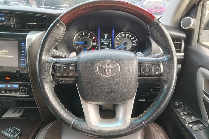 TOYOTA 2WD 2018 2.4V AT FORTUNER WHITE  5819 full
