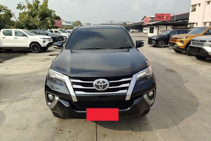 TOYOTA 4WD 2016 2.8V AT FORTUNER BLACK  3671 full