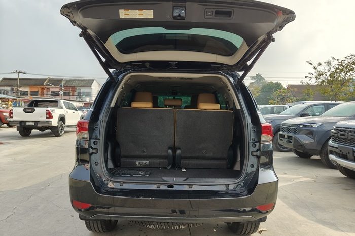 TOYOTA 4WD 2016 2.8V AT FORTUNER BLACK  3671 full