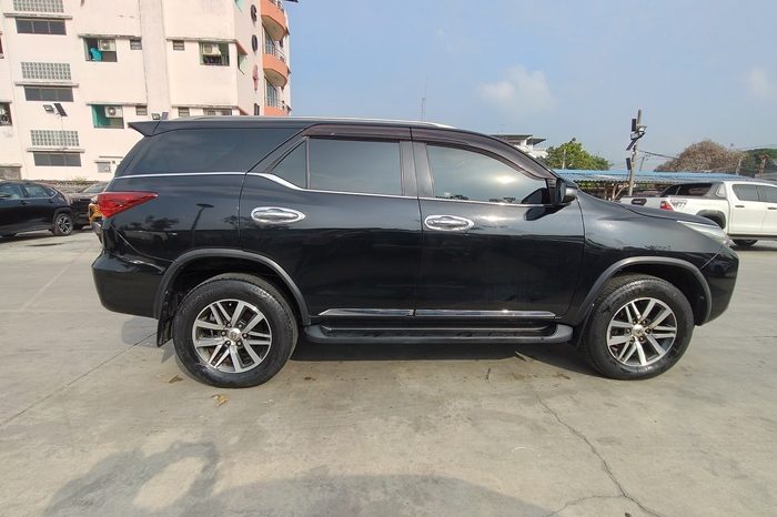 TOYOTA 4WD 2016 2.8V AT FORTUNER BLACK  3671 full
