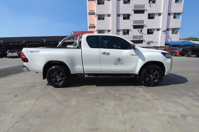 REVO PRE 2021 2.4 ENTRY AT SMART CAB WHITE  6233 full