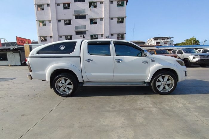 VIGO 4WD 2012 3.0G AT DOUBLE CAB WHITE  557 full