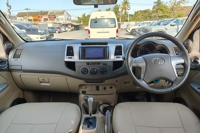 VIGO 4WD 2012 3.0G AT DOUBLE CAB WHITE  557 full