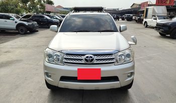 TOYOTA 2WD 2011 2.7V AT FORTUNER SILVER  233 full