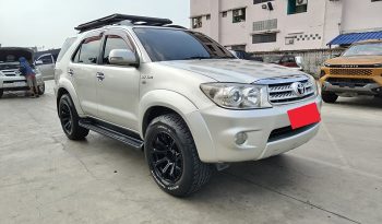 TOYOTA 2WD 2011 2.7V AT FORTUNER SILVER  233 full