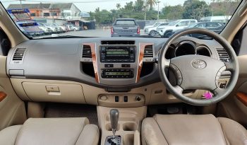 TOYOTA 2WD 2011 2.7V AT FORTUNER SILVER  233 full