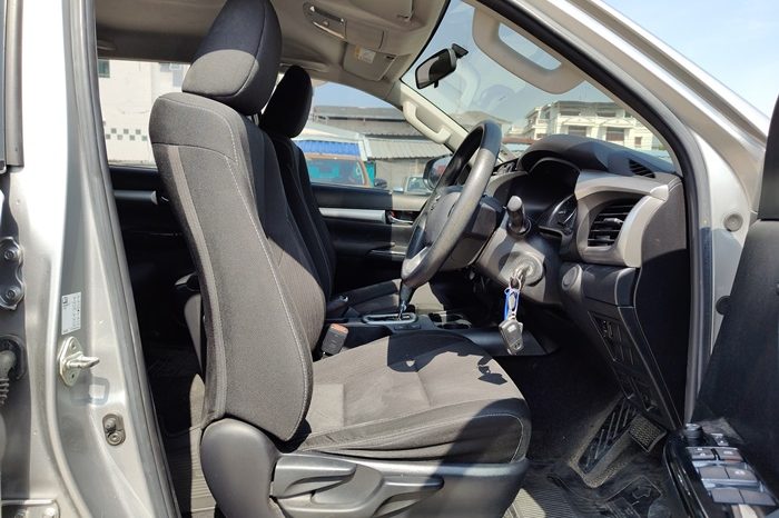 REVO PRE 2020 2.4 ENTRY AT DOUBLE CAB SILVER  6435 full