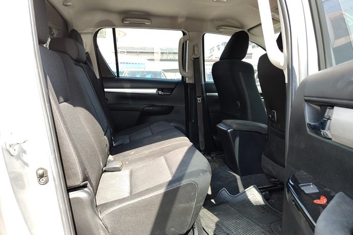 REVO PRE 2020 2.4 ENTRY AT DOUBLE CAB SILVER  6435 full