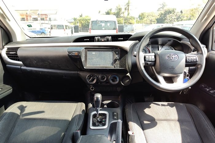 REVO PRE 2020 2.4 ENTRY AT DOUBLE CAB SILVER  6435 full