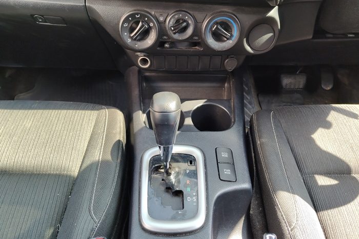 REVO PRE 2020 2.4 ENTRY AT DOUBLE CAB SILVER  6435 full