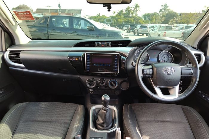 REVO 4WD 2019 2.4E MT DOUBLE CAB SILVER  6109 full