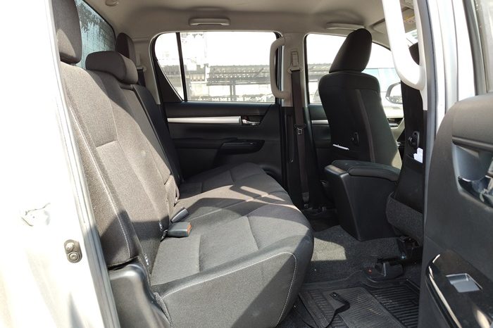 REVO PRE 2020 2.4 ENTRY AT DOUBLE CAB SILVER  5412 full