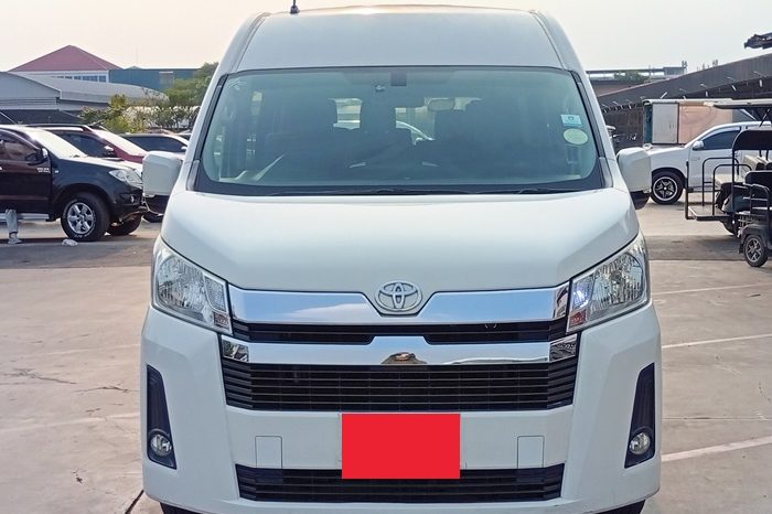 TOYOTA 2020 2WD 2.8 MT COMMUTER WHITE  3221 full