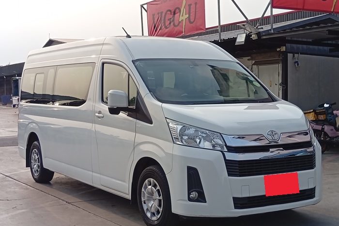 TOYOTA 2020 2WD 2.8 MT COMMUTER WHITE  3221 full