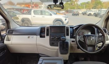 TOYOTA 2020 2WD 2.8 MT COMMUTER WHITE  3221 full