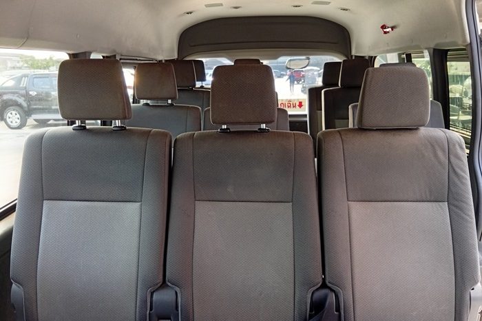 TOYOTA 2020 2WD 2.8 MT COMMUTER WHITE  3221 full