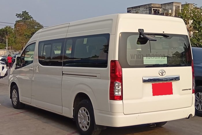 TOYOTA 2020 2WD 2.8 MT COMMUTER WHITE  3221 full