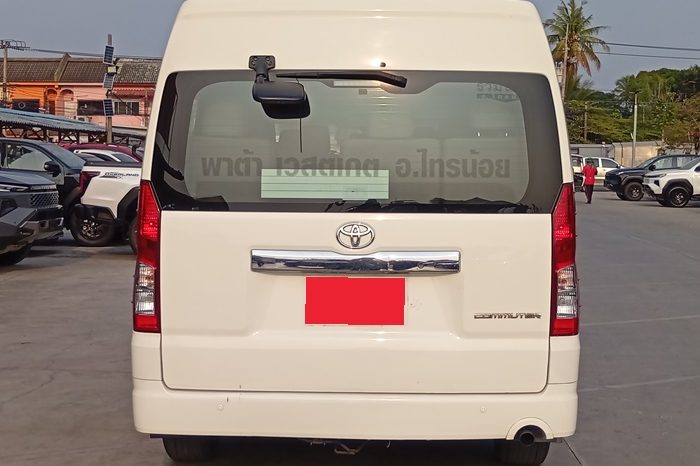 TOYOTA 2020 2WD 2.8 MT COMMUTER WHITE  3221 full