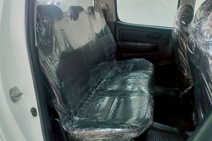 VIGO 4WD 2014 2.5E AT DOUBLE CAB WHITE  1064 full