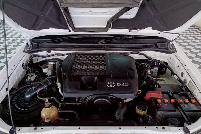 VIGO 4WD 2014 2.5E AT DOUBLE CAB WHITE  1064 full