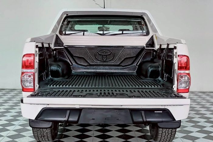 VIGO 4WD 2014 2.5E AT DOUBLE CAB WHITE  1064 full