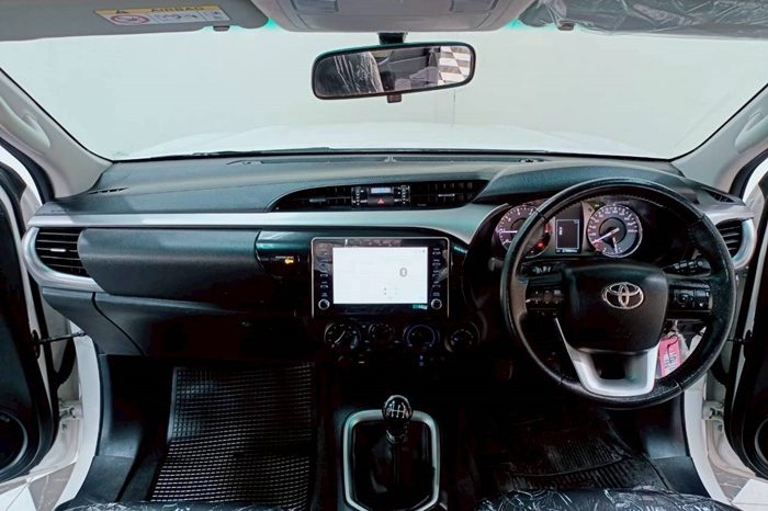 REVO PRE 2020 2.4MID MT SMART CAB WHITE  1803 full