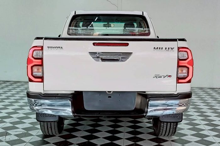 REVO PRE 2020 2.4MID MT SMART CAB WHITE  1803 full