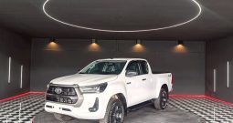 REVO PRE 2020 2.4MID MT SMART CAB WHITE  1806