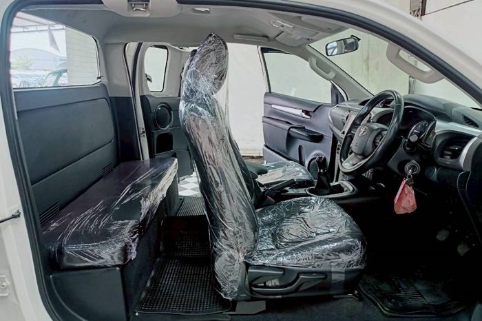 REVO PRE 2020 2.4MID MT SMART CAB WHITE  1806 full