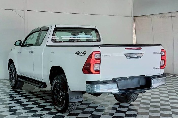 REVO PRE 2020 2.4MID MT SMART CAB WHITE  1806 full