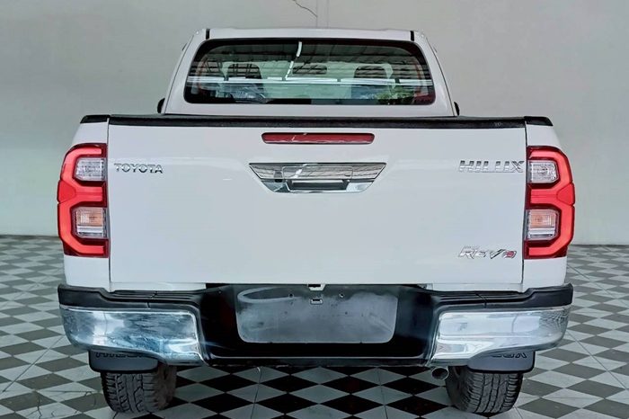 REVO PRE 2020 2.4MID MT SMART CAB WHITE  1806 full