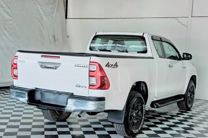 REVO PRE 2020 2.4MID MT SMART CAB WHITE  1806 full