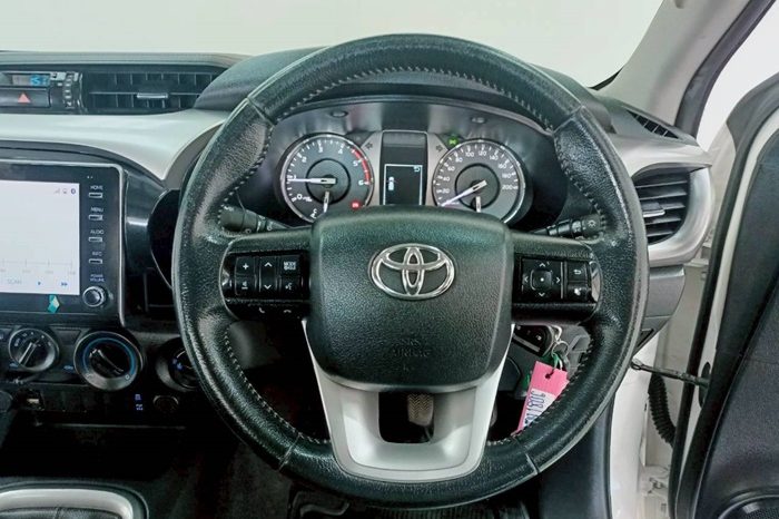 REVO PRE 2020 2.4MID MT SMART CAB WHITE  1806 full