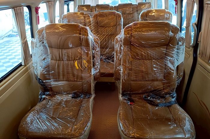 TOYOTA 2WD 2020 3.0 MT COMMUTER SILVER  1826 full