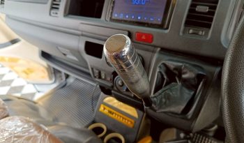 TOYOTA 2WD 2020 3.0 MT COMMUTER SILVER  1826 full