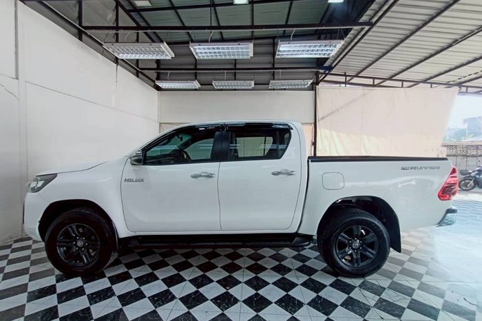 REVO PRE 2021 2.4 ENTRY AT DOUBLE CAB WHITE  1838 full