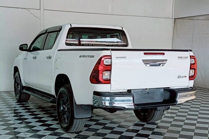 REVO PRE 2021 2.4 ENTRY AT DOUBLE CAB WHITE  1838 full