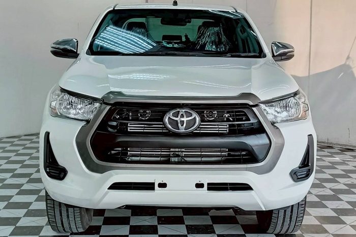 REVO PRE 2021 2.4 ENTRY AT DOUBLE CAB WHITE  1838 full