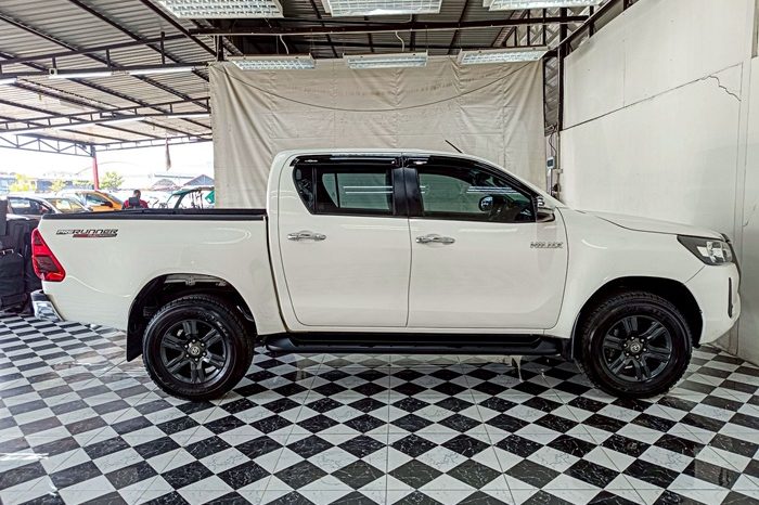 REVO PRE 2021 2.4 ENTRY AT DOUBLE CAB WHITE  1839 full