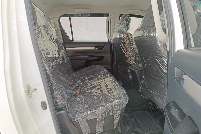 REVO PRE 2021 2.4 ENTRY AT DOUBLE CAB WHITE  1839 full