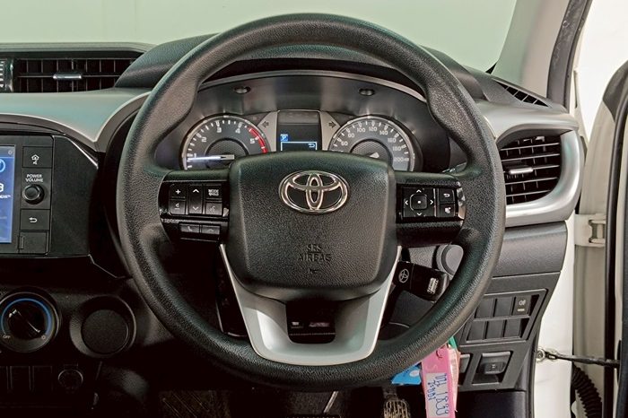 REVO PRE 2021 2.4 ENTRY AT DOUBLE CAB WHITE  1839 full