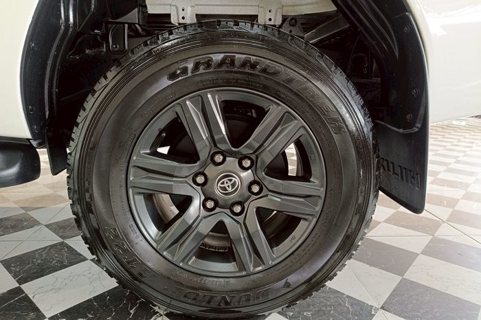 REVO PRE 2021 2.4 ENTRY AT DOUBLE CAB WHITE  1839 full