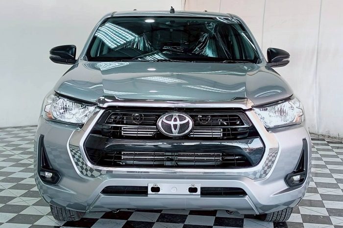 REVO 2WD 2021 2.4 ENTRY AT DOUBLE CAB SILVER 1964 full