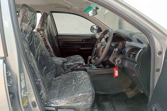 REVO 2WD 2021 2.4 ENTRY AT DOUBLE CAB SILVER 2198 full