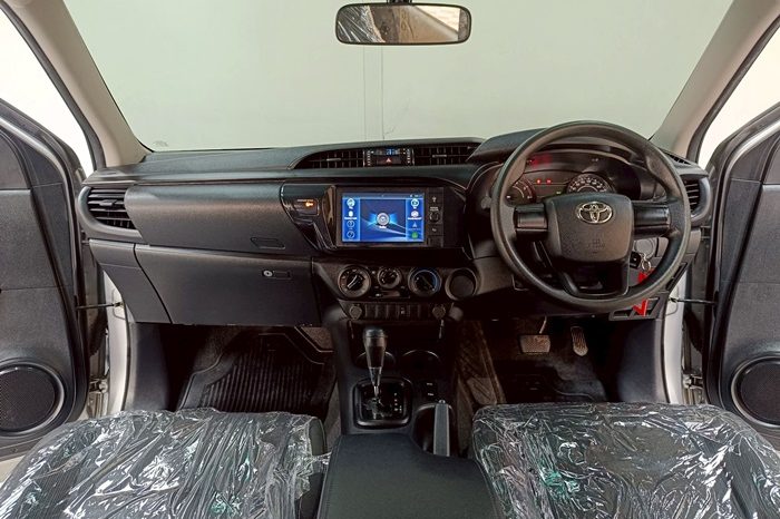 REVO 2WD 2021 2.4 ENTRY AT DOUBLE CAB SILVER 2198 full