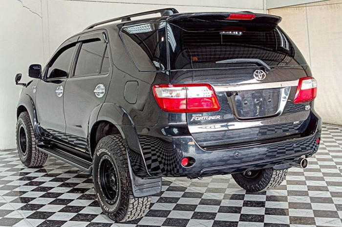 TOYOTA 2WD 2010 2.7V AT FORTUNER BLACK  2814 full